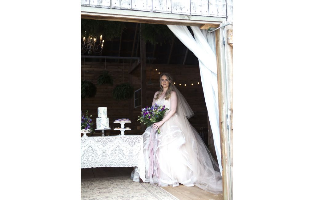 672_barn_bride2.jpg
